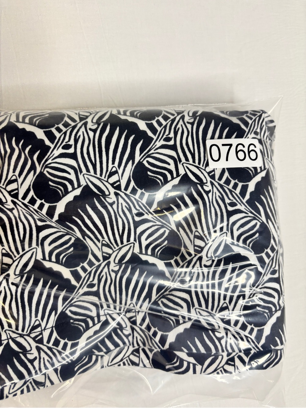 Crown & Ivy Zebra Print Shorts Women’s Size 12 Black White Stretch Casual 4” - Picture 8 of 8